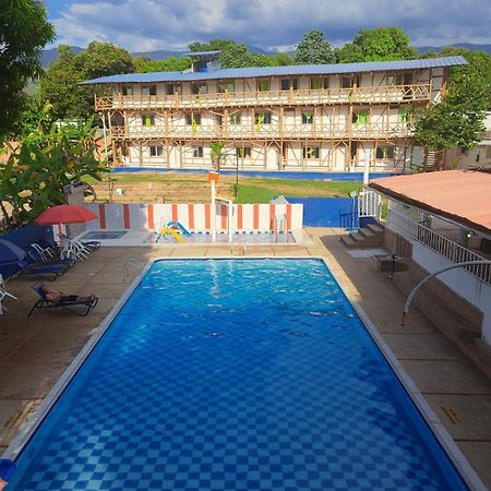 Hotel Santa Marta Melgar Exterior foto